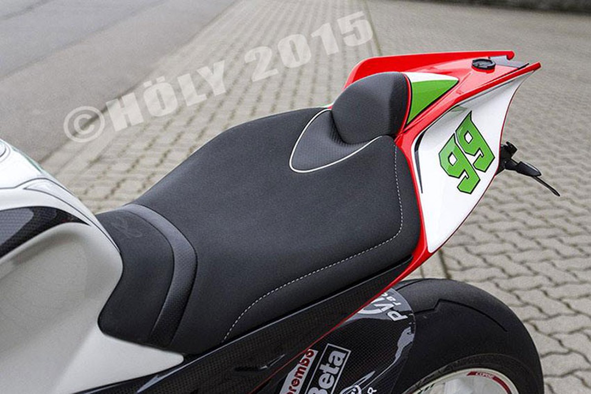 Moto the thao Aprilia RSV4 Racing duoc biker Viet do do choi-Hinh-4